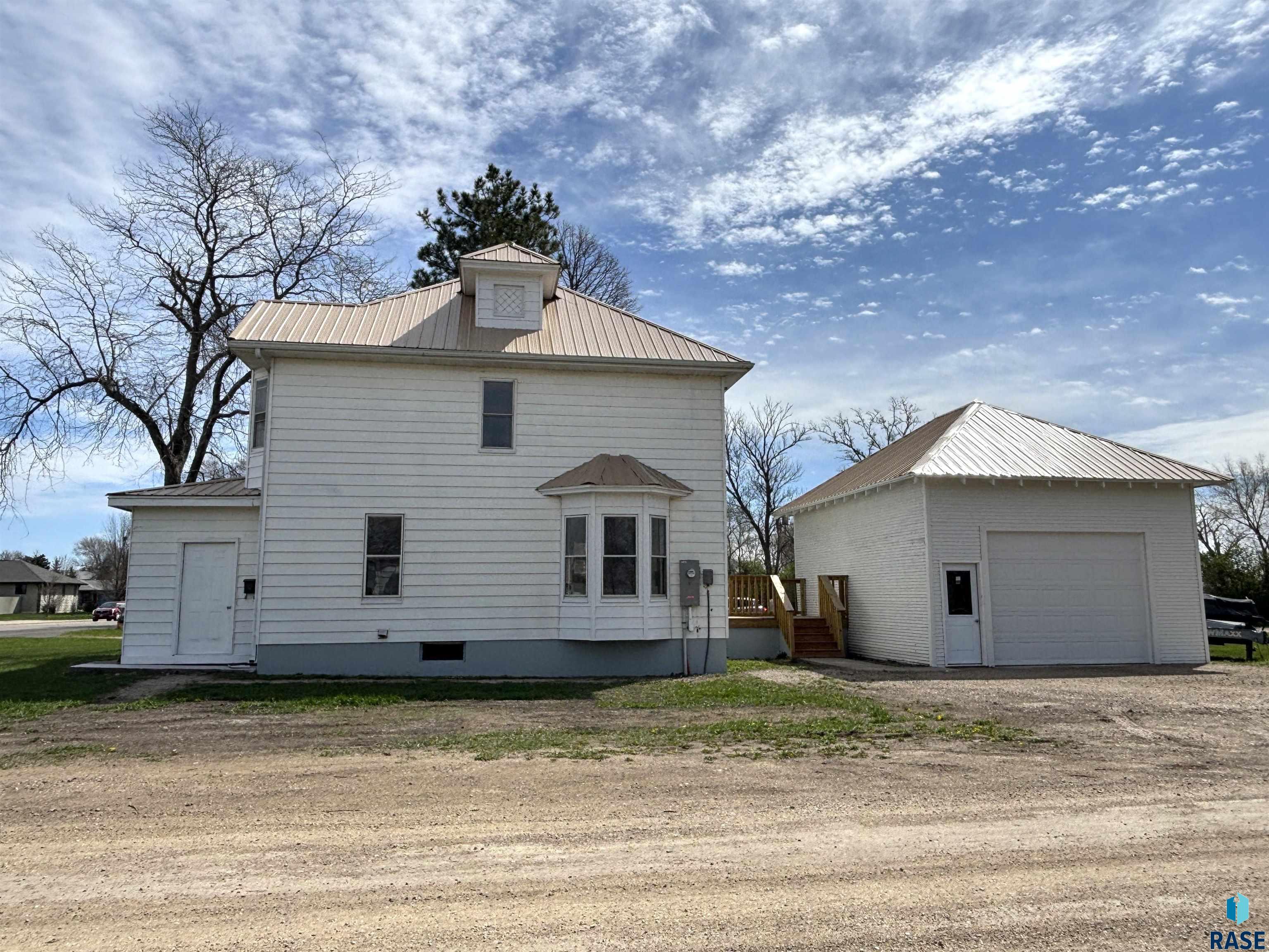 Photo 1 of 77 — 800 E 3rd St, Miller, SD 57362