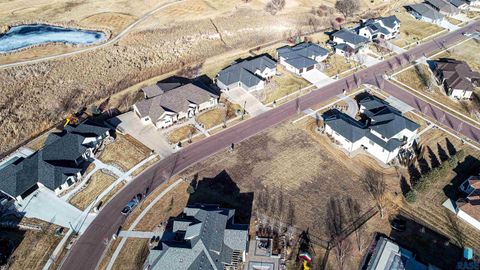 Photo of 509 E Shadow Creek Ln, Sioux Falls, SD 57108 (MLS # 22601020)