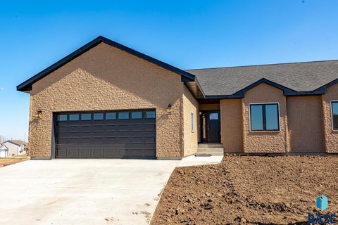 Townhouse For Sale - 704 W Opal Lane<br/> Hartford, SD 57033