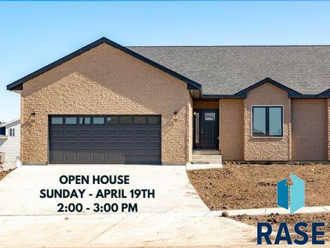 Photo of 704 W Opal Ln, Hartford, SD 57033 (MLS # 22601965)