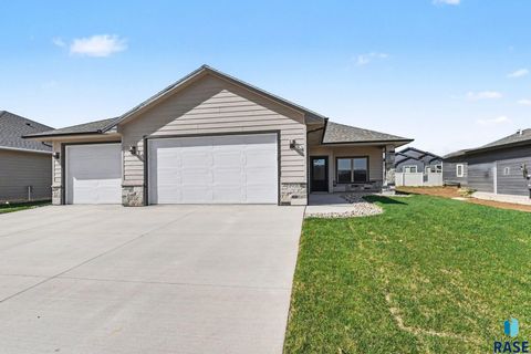 Photo of 4908 E 65th St, Sioux Falls, SD 57108 (MLS # 22600466)