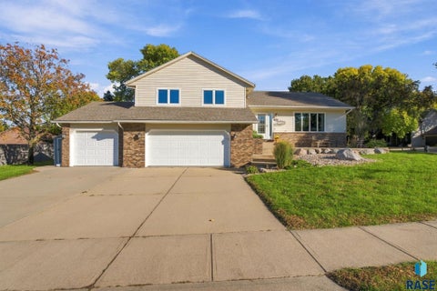 Photo of 3304 E Marson Dr, Sioux Falls, SD 57103 (MLS # 22607778)