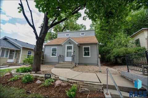 Homes For Sale - 220 Covell Avenue<br/> Minnehaha County, Sioux Falls, SD 57104
