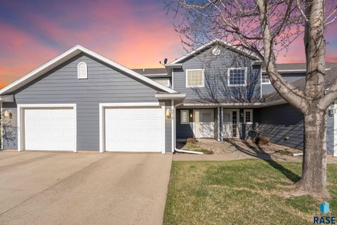 Photo of 5310 W Boxwood Pl 50 #50, Sioux Falls, SD 57107 (MLS # 22602842)