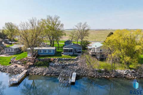 Homes For Sale - 10 S Oakwood Shoreline Drive<br/> Bruce, SD 57220