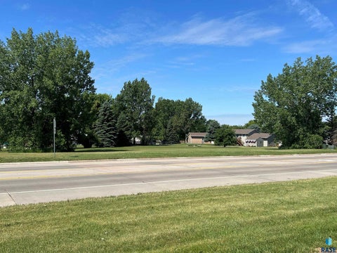 Vacant Land For Sale - 305 E Highway 38 Highway<br/> Hartford, SD 57033