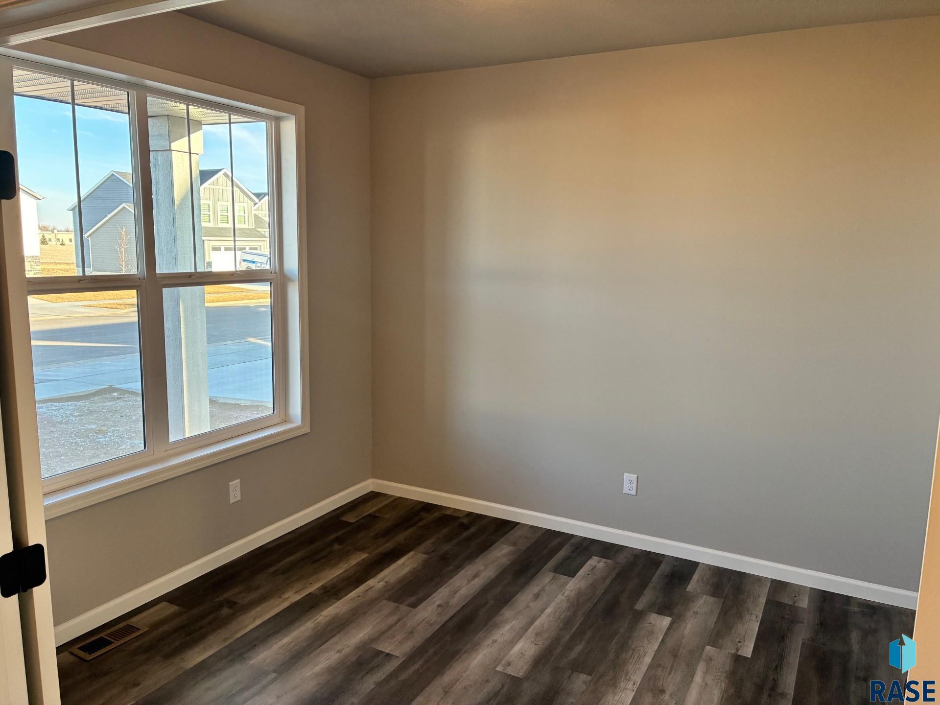 2809 S Copper Creek Ave