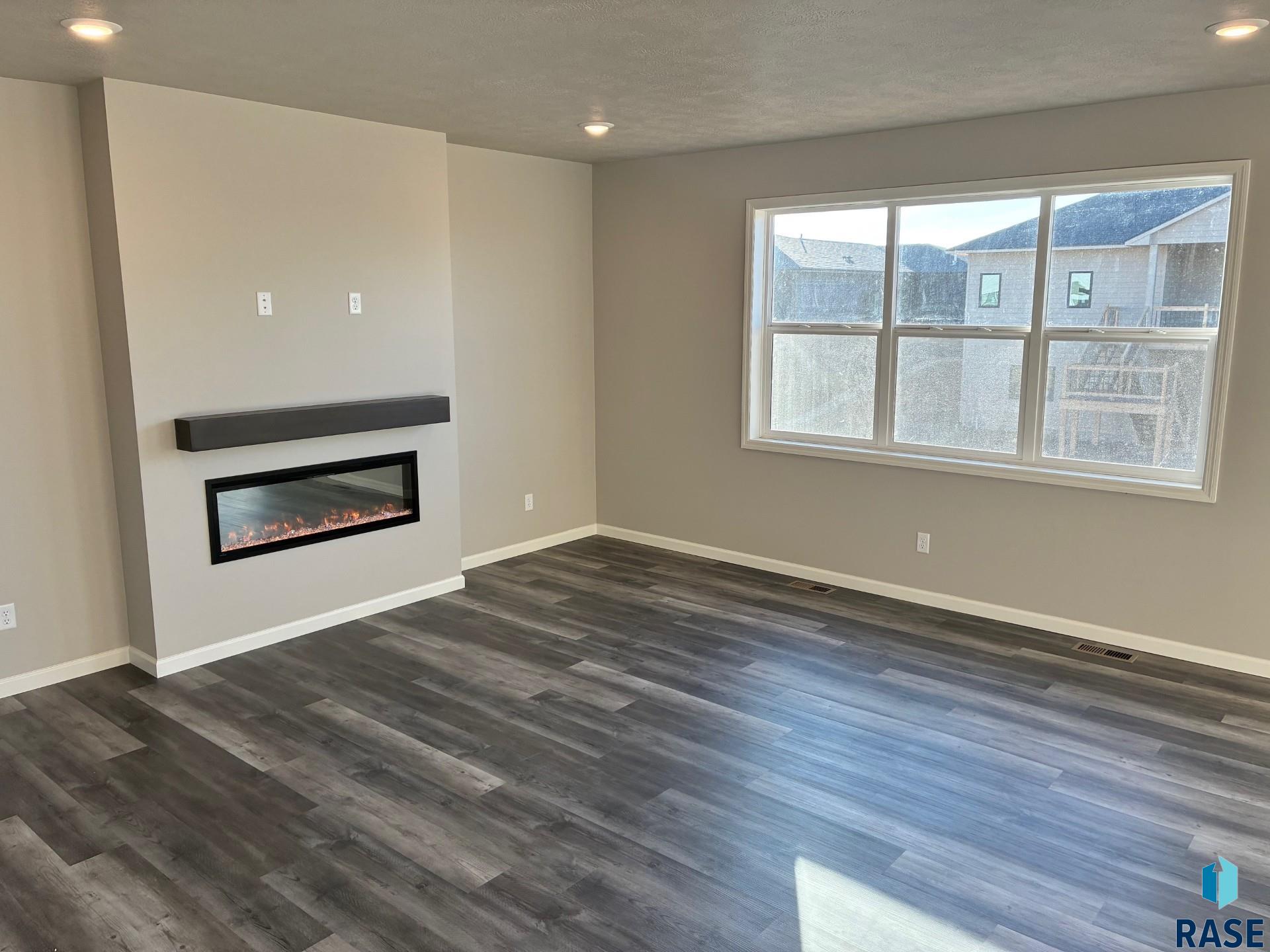 2809 S Copper Creek Ave