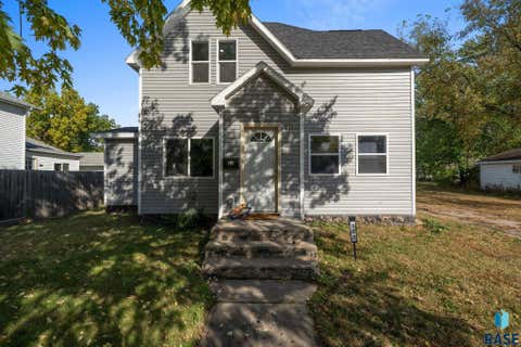 Homes For Sale - 222 W 2nd Street<br/> Canton, SD 57013