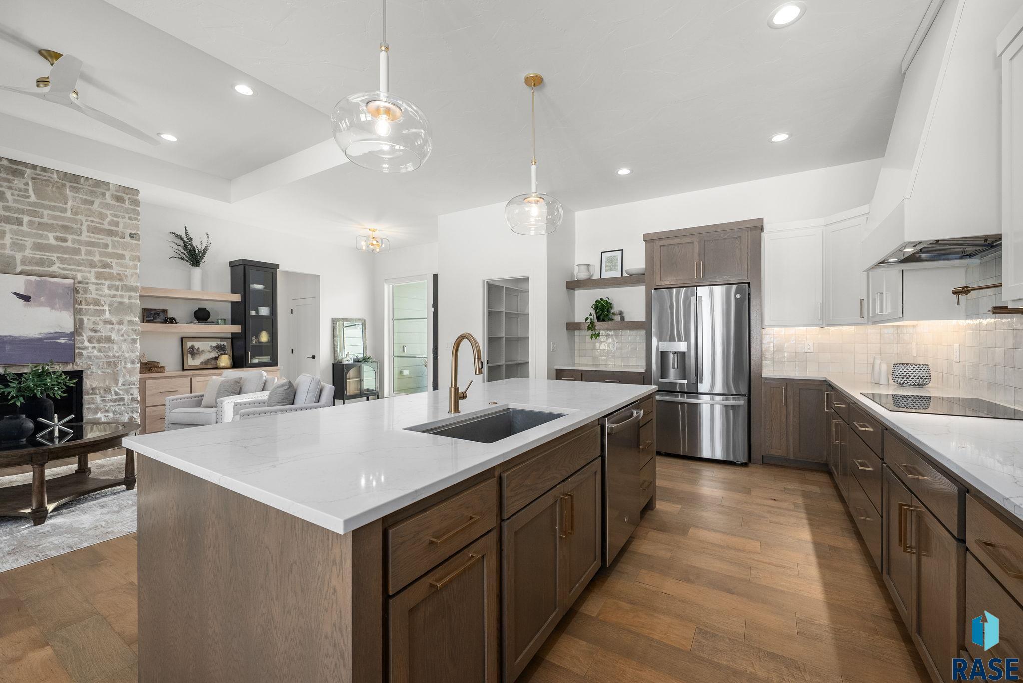 7400 E Shadow Pine Cir