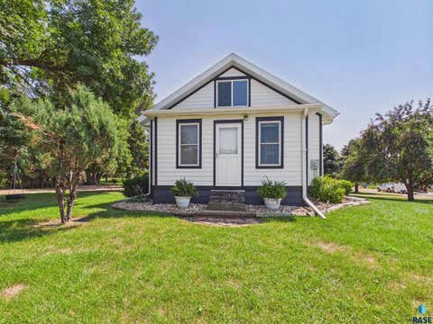 Homes For Sale - 601 SE 9th Street<br/> Madison, SD 57042