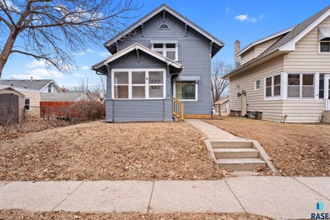 Homes For Sale - 706 S Menlo Avenue<br/> Sioux Falls, SD 57104