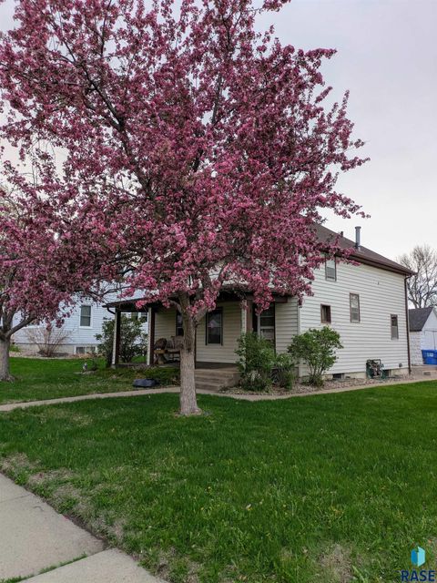 Photo of 1426 E 17th St, Sioux Falls, SD 57104 (MLS # 22602885)