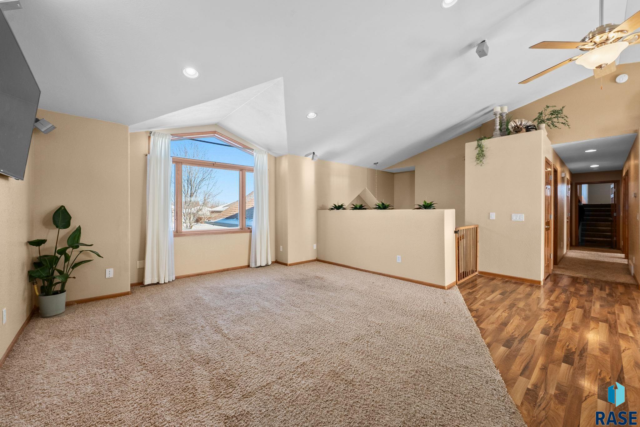 7624 S Courtyard Cir