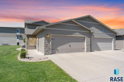 Townhouse For Sale - 4430 W Kinsley Place<br/> Sioux Falls, SD 57108