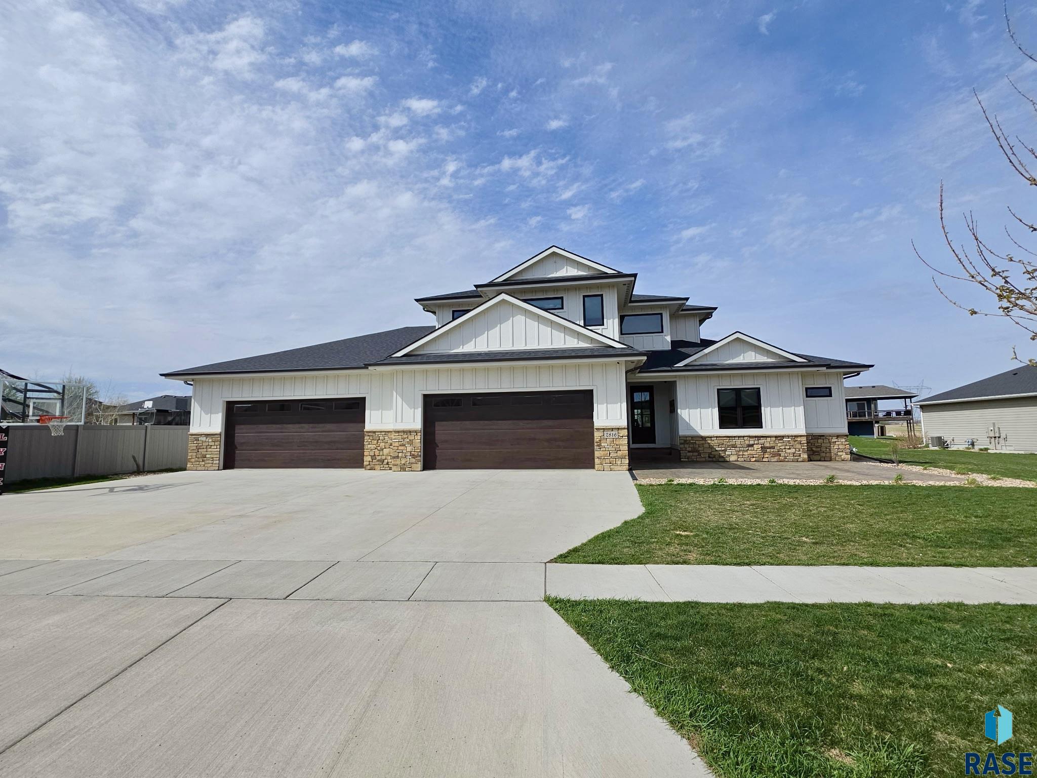 2816 E Sunflower Cir