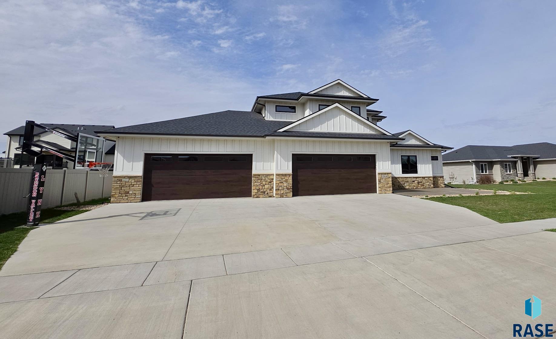 2816 E Sunflower Cir