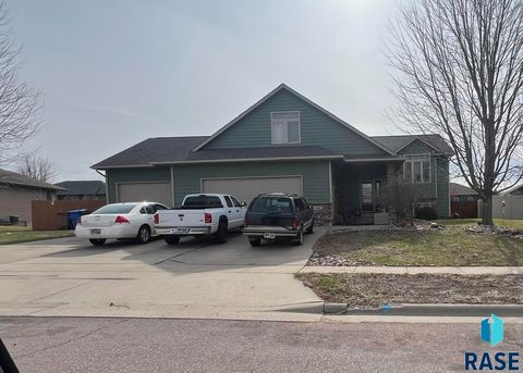 Photo of 913 N Caleb Ave, Sioux Falls, SD 57103 (MLS # 22602642)