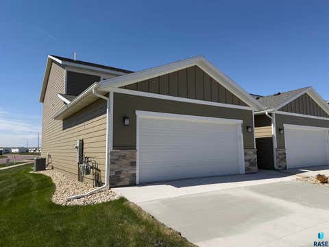 Townhouse For Sale - 5937 S Whisper Creek Place<br/> Sioux Falls, SD 57108