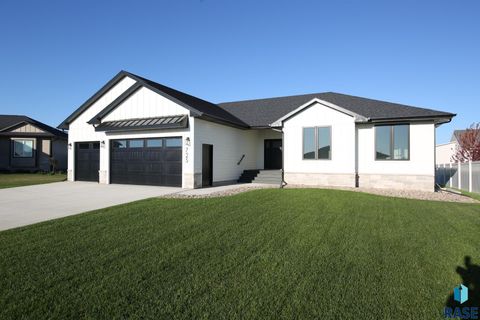 Photo of 725 S Granite Cir, Tea, SD 57064 (MLS # 22602502)