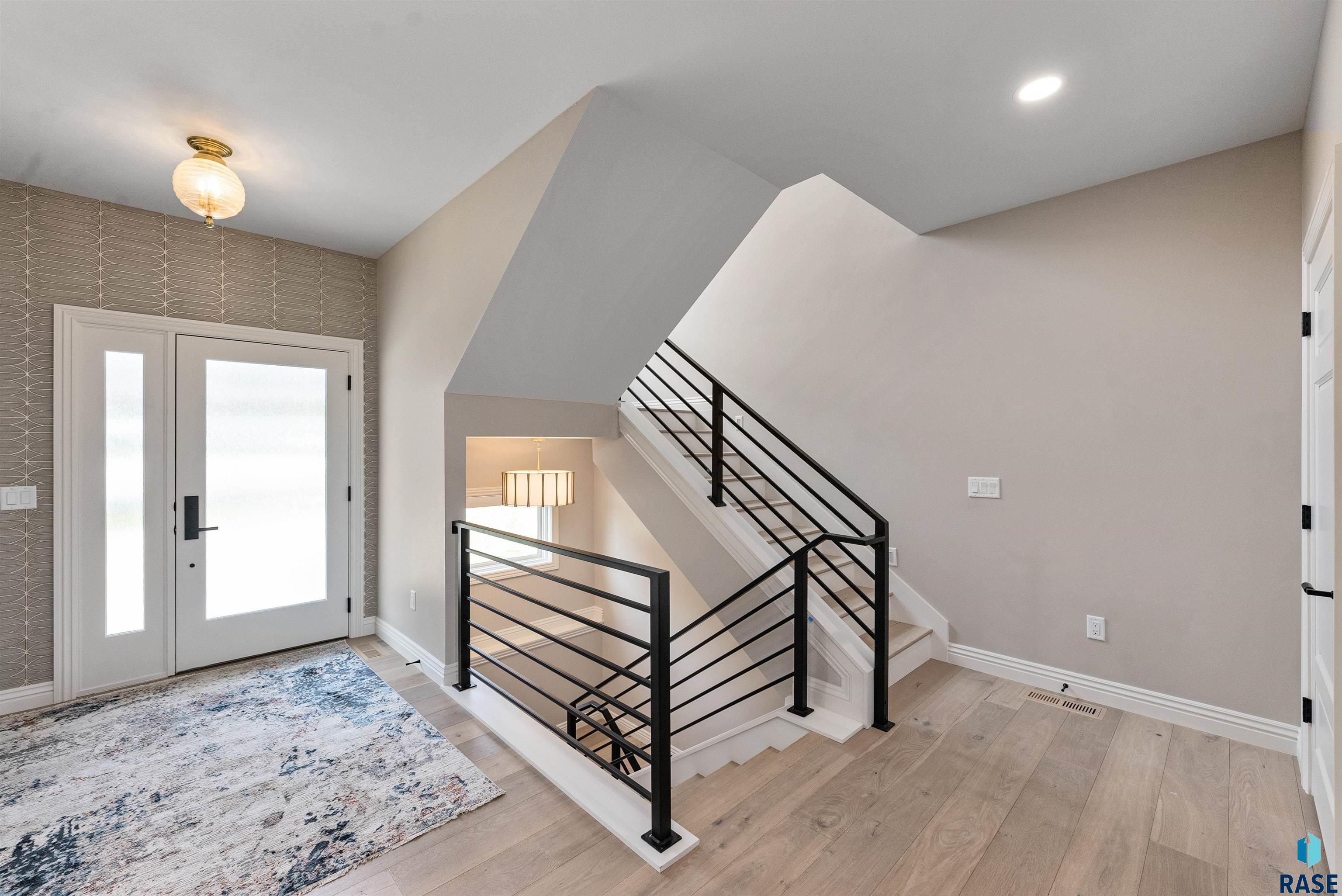 2720 S Oriya Pl