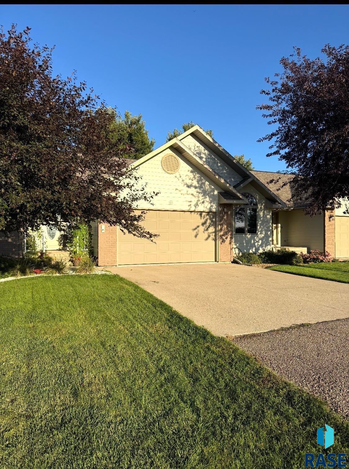 104 Lake Dr
