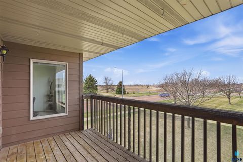 Photo of 4920 S Klein Ave, Sioux Falls, SD 57106 (MLS # 22602461)