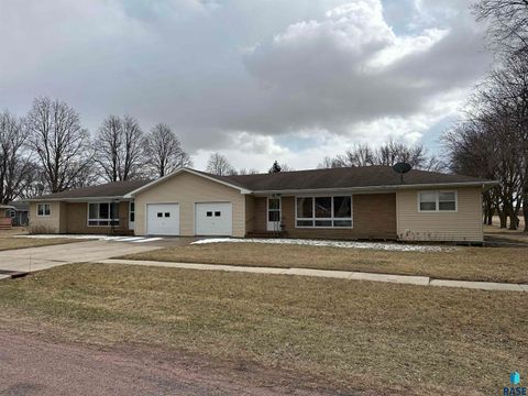Multifamily For Sale - 605 E Eighth Street<br/> Freeman, SD 57029