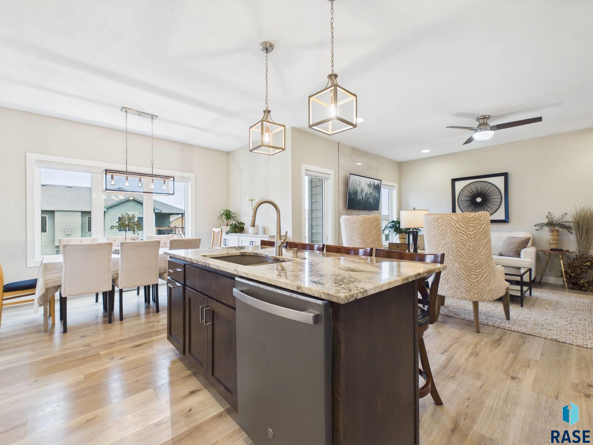 2416 E Tranquility Cir