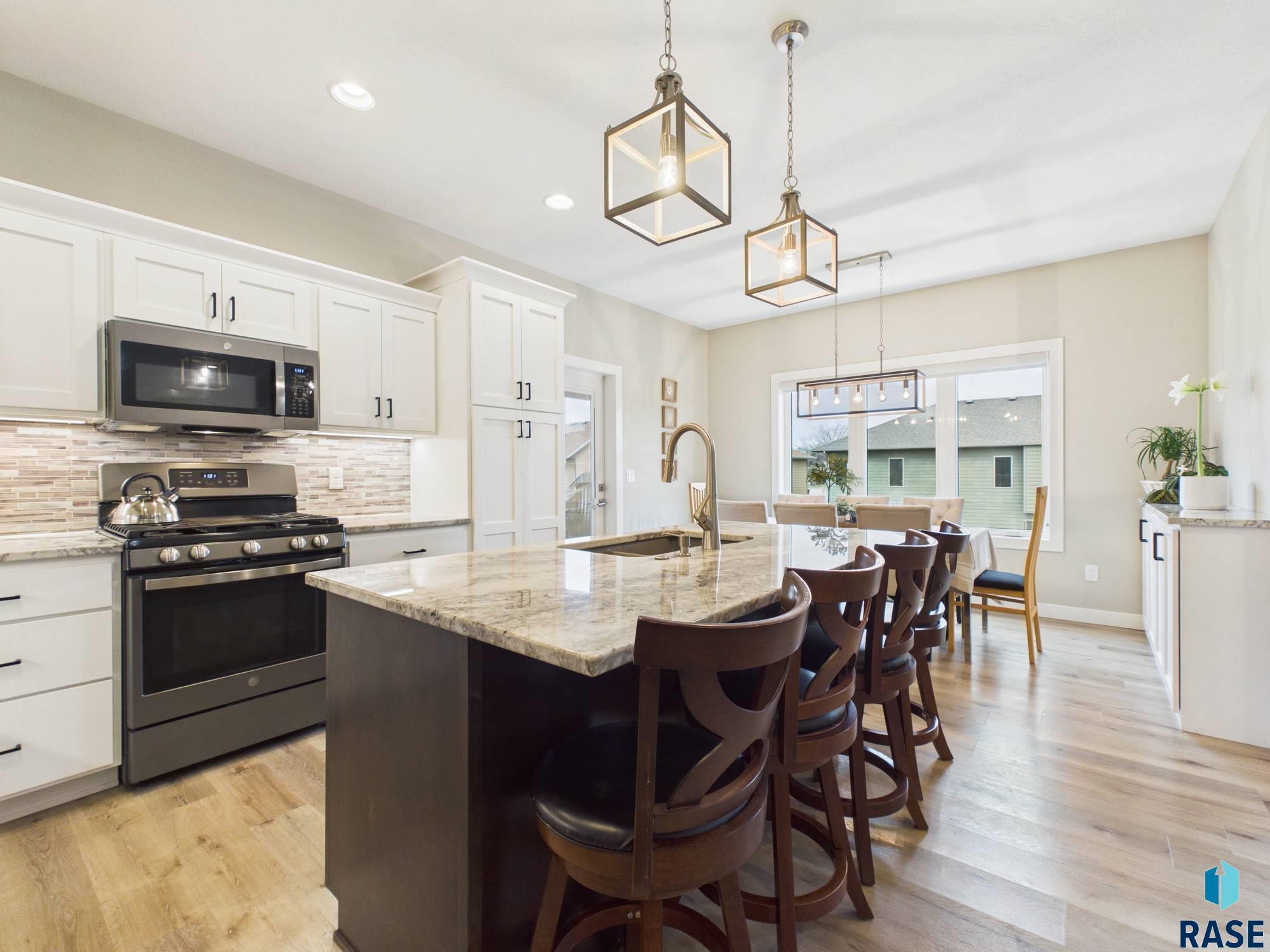 2416 E Tranquility Cir
