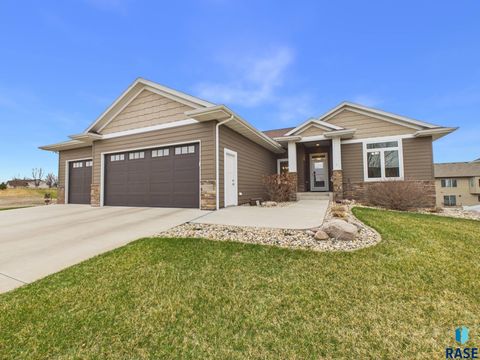Photo of 2416 E Tranquility Cir, Sioux Falls, SD 57108 (MLS # 22602391)