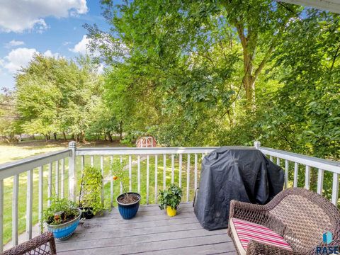 Photo of 2894 E Old Orchard Trl, Sioux Falls, SD 57103 (MLS # 22602812)
