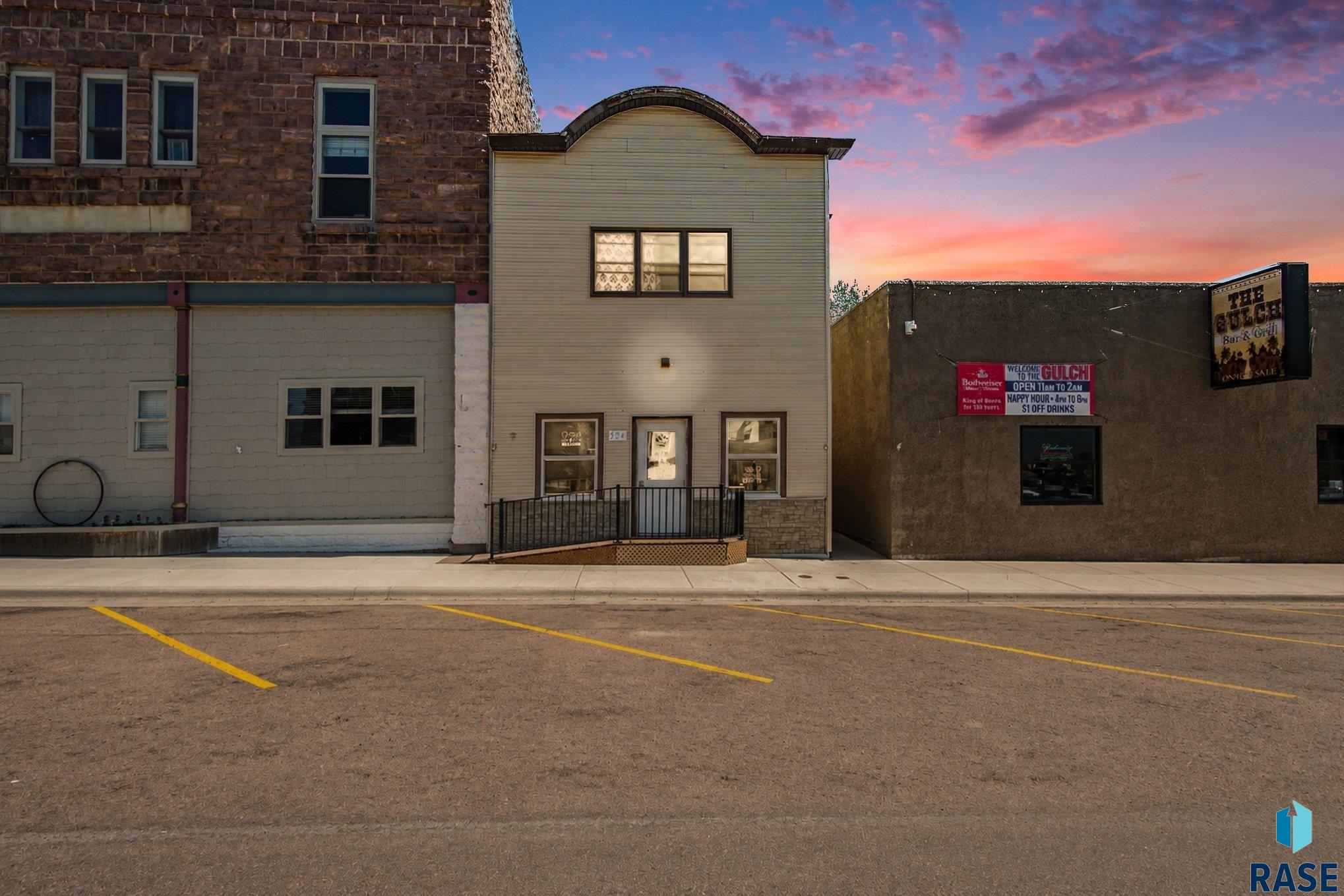 Photo 1 of 26 — 524 N Main Ave, Garretson, SD 57030