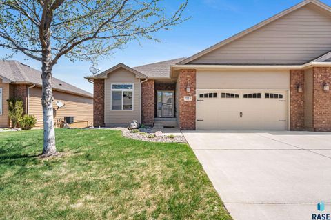 Photo of 7558 S Grand Arbor Pl, Sioux Falls, SD 57108 (MLS # 22602900)