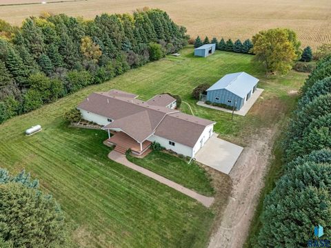 Homes For Sale - 26220 486th Street<br/> Valley Springs, SD 57068