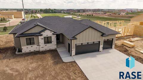 Photo of 6505 E Fieldview St, Sioux Falls, SD 57110 (MLS # 22605202)