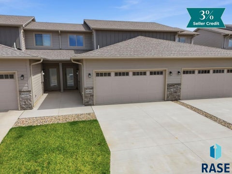 Townhouse For Sale - 6146 S Bison Place<br/> Sioux Falls, SD 57108