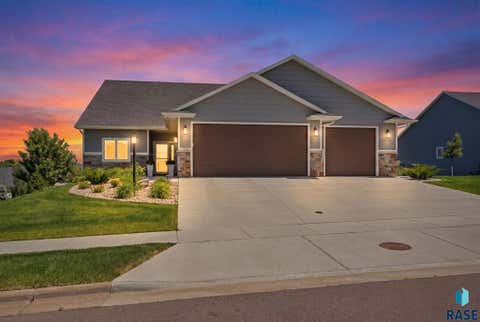 Homes For Sale - 112 N Piper Drive<br/> Minnehaha County, Sioux Falls, SD 57110