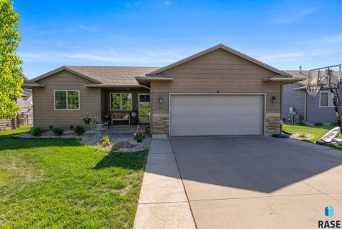 Homes For Sale - 2804 Grinnell Ave S Avenue<br/> Sioux Falls, SD 57106