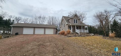 Homes For Sale - 24143 473rd Avenue<br/> Dell Rapids, SD 57022