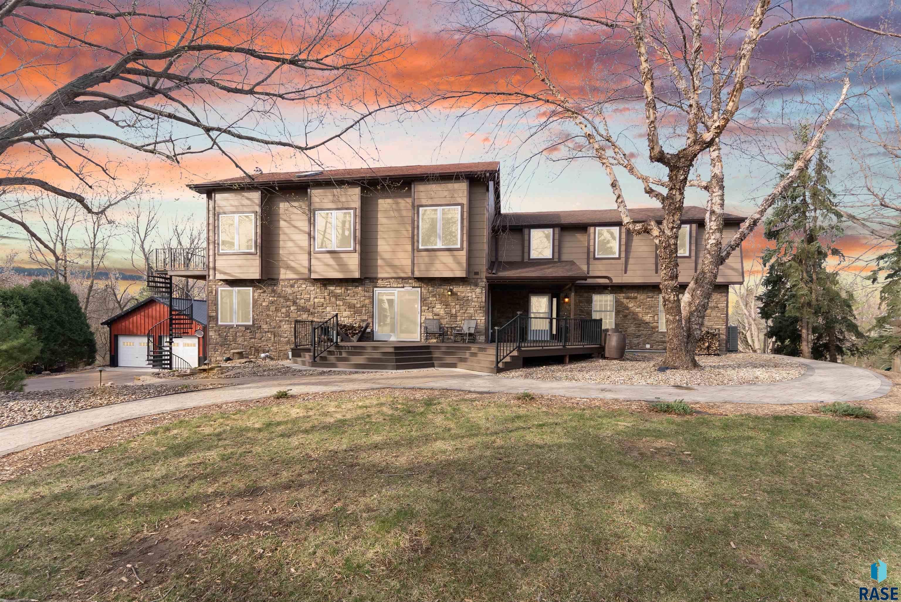 1305 S Barbara Cir
