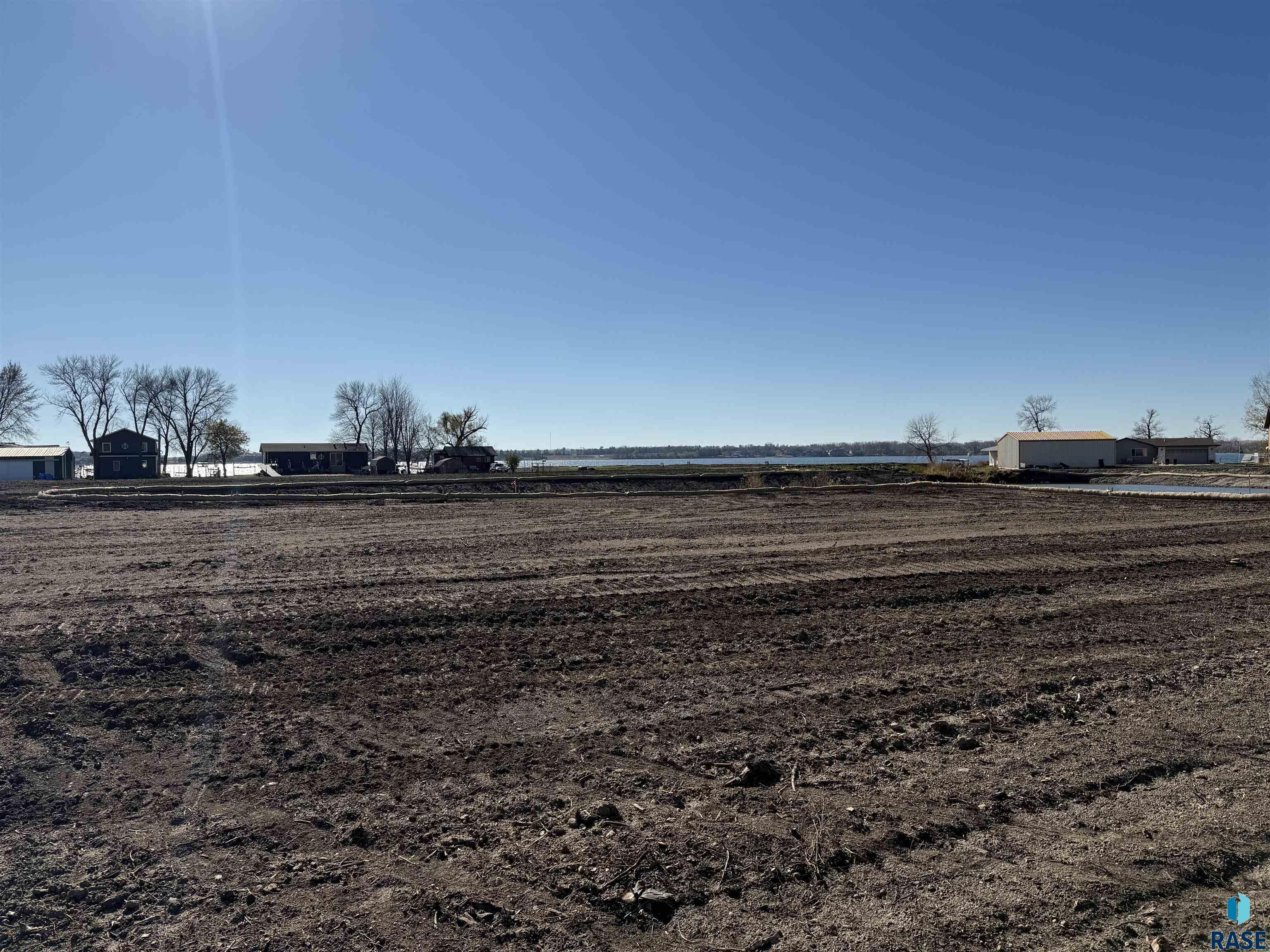 LOT 4