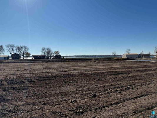 100 S DAKOTA AVE, COLTON, SD 57018 - Image ad7852665500715edd2ed24b00a8c868/2890929421