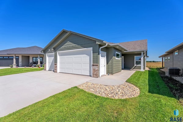 908 S TINLEY AVE, BRANDON, SD 57005 - Image adda9ffe6b6e6cec08a2dcfa2f94fcf0/4113259395