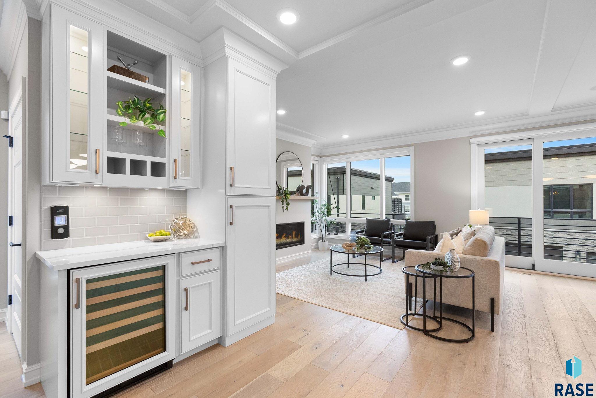 2810 S Oriya Pl