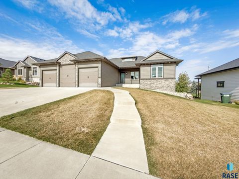Photo of 7305 S Kenton Ln, Sioux Falls, SD 57108 (MLS # 22508323)