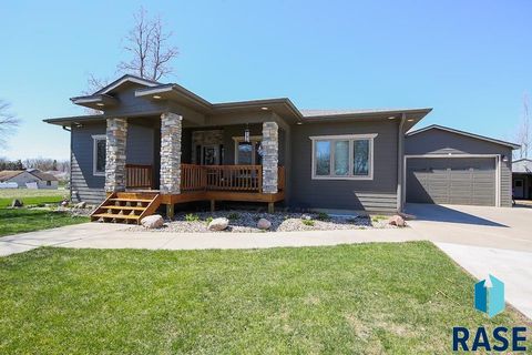 Photo of 105 N Nora St, Viborg, SD 57070 (MLS # 22602471)