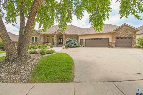 Homes For Sale - 5716 S Prairie View Court<br/> Sioux Falls, SD 57108