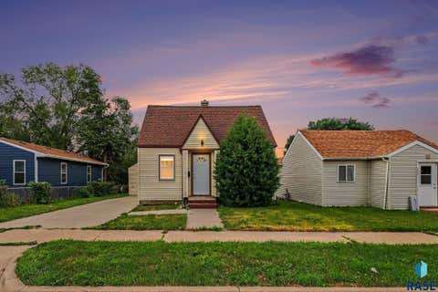 Homes For Sale - 1305 E 12th Street<br/> Minnehaha County, Sioux Falls, SD 57103