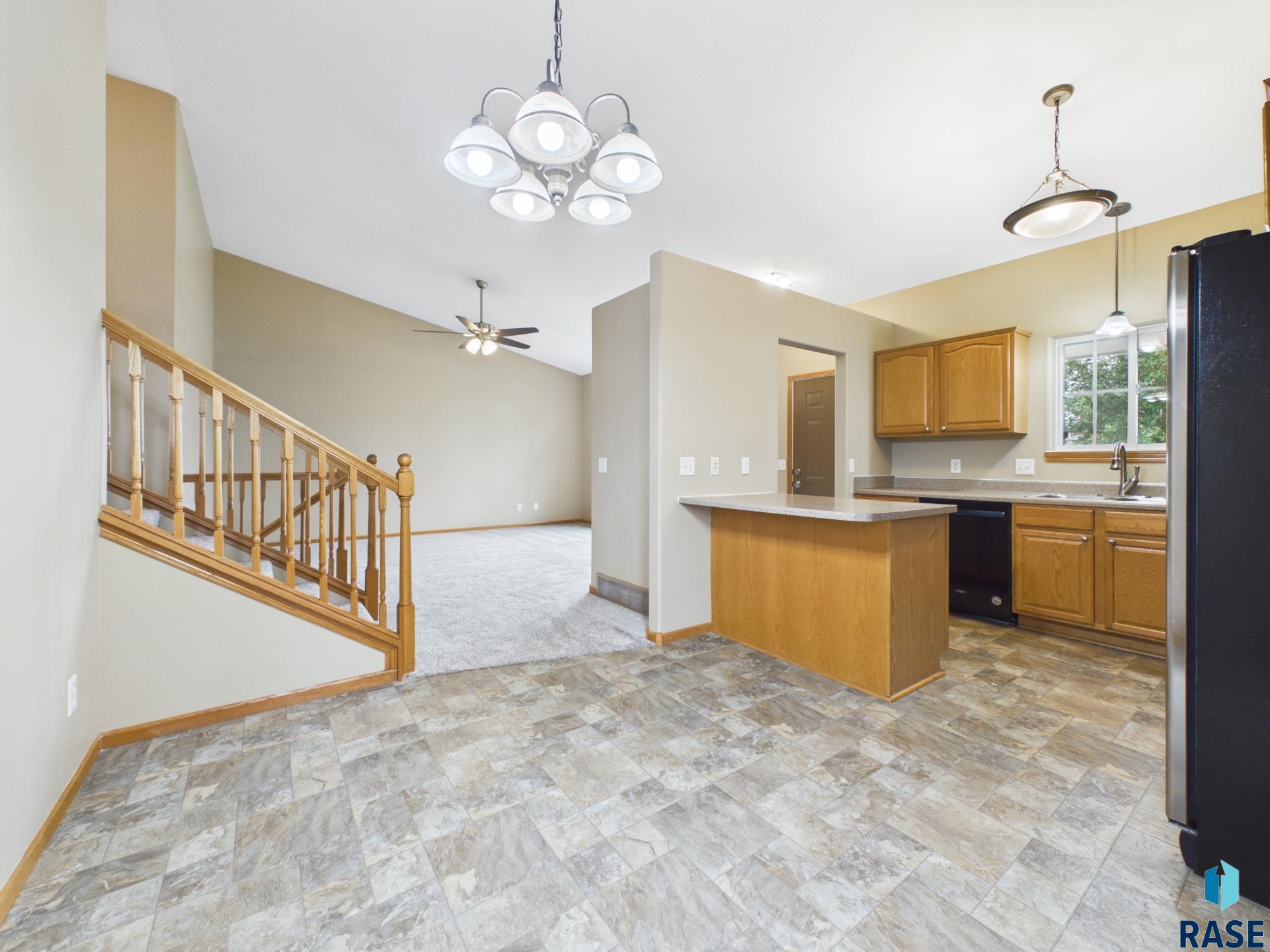 503 S Tessa Ave